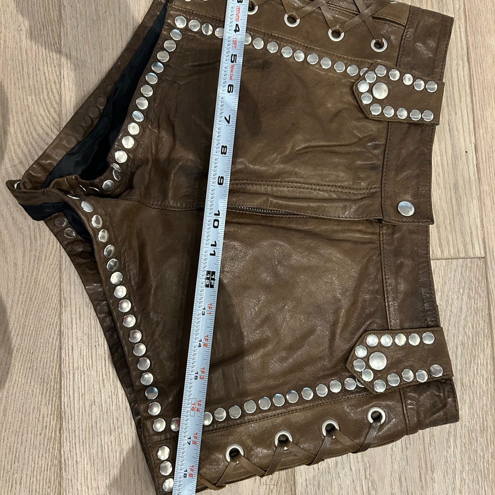 H&M leather shorts US 6 - Picture 3 of 4